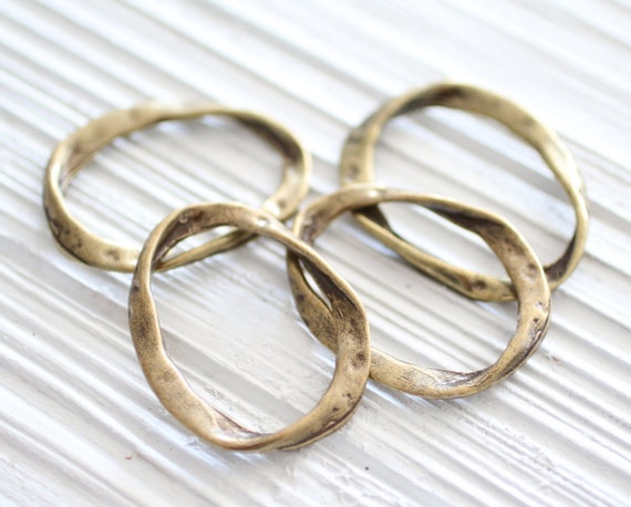 Antique Gold Twisted Ring Connector, Twisted Metal Ring Pendant, Antique  Gold Hoops, Antique Connectors, Twist Rings, Large Hoops,thick Ring -   Israel