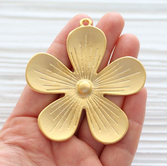 Flower pendant, daisy pendant, gold flower medallion, gold pendant, flower medallion, gold flower pendant, large leaf flower, daisy, flowers