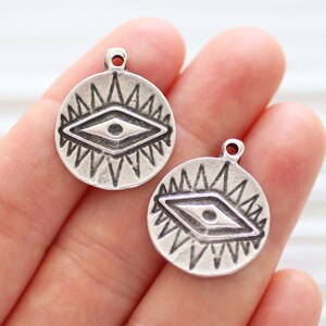 Colgante de ojo maligno de plata 2pc, pendientes encantos, encanto de ojo maligno colgante, amuletos de buena suerte, amuletos de collar, cuentas de metal con símbolo de mal ojo
