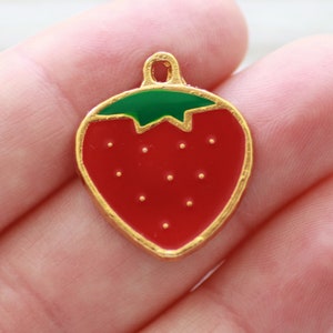 Charm de fresa, Charms de verano, oro, collar, pulsera, charm de pendientes, colgante de fruta esmaltada, colgante de fresa