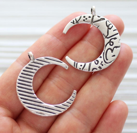 Moon pendant silver, crescent pendant, crescent charms silver, earrings charm, hammered crescent moon pendant, celestial pendant charms