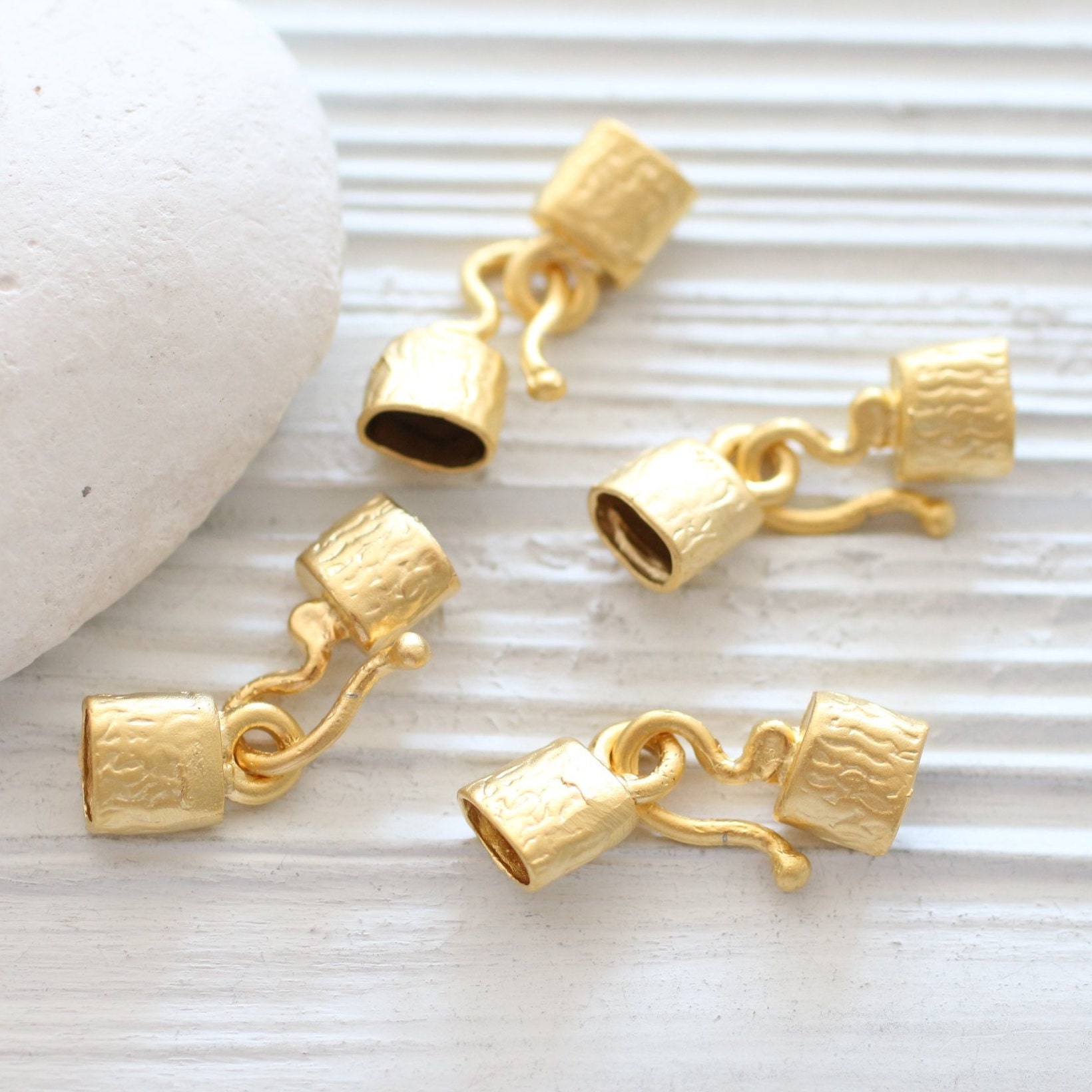 hook and eye closure hook and eye closure