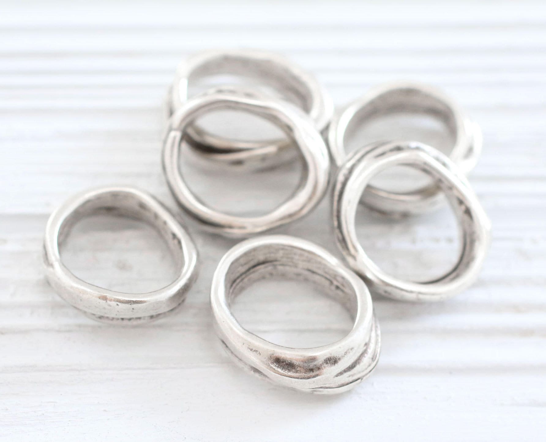 2pc Hammered Silver Ring Connector, Thick Rings, Loop Link Connector,  Silver Link, Ring Pendant, Silver Ring Charms, Round Jewelry Rings 