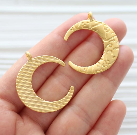 Moon pendant gold, crescent pendant, crescent charms gold, earrings charm, hammered crescent moon pendant, celestial pendant charms