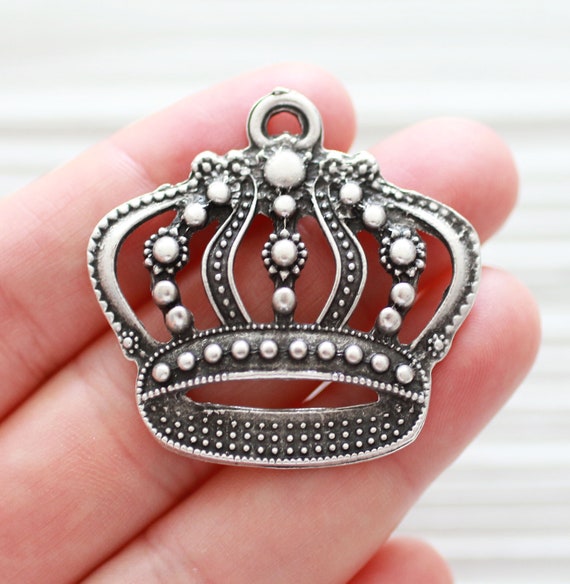 Silver crown pendant with engraved details, large king or queen crown, necklace pendant