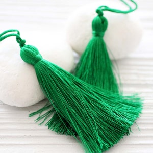 Emerald green silk tassel, tassel pendant, green tassel, large tassels, silk tassel, decorative, necklace tassel, silk mala tassels, N40