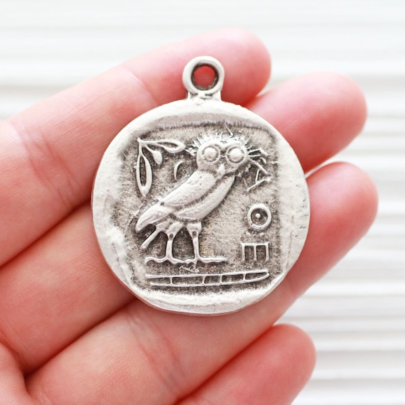 Antique silver owl pendant, animal jewelry findings, natural findings, round necklace pendant