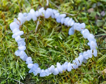 Blue Lace AGATE Crystal Bracelet  :  Natural Stone Chip Bead Handmade Stretchy Jewelry,  E1775