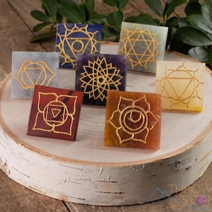Rainbow CHAKRA Crystal Pyramids - Chakra Stones, Crystal Set, Crystal Starter Kit, Self Care, Healing Crystals and Stones, E0867