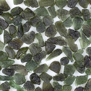 MOLDAVITE - 1-4gr - Raw Moldavite Crystal, Genuine Moldavite Stone, E1740