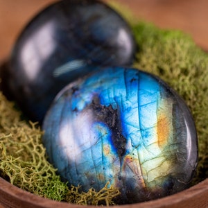 LABRADORITE Crystal Palm Stone - Thick Domed, Dark - Worry Stone, Self Care, Healing Crystals and Stones, E0710