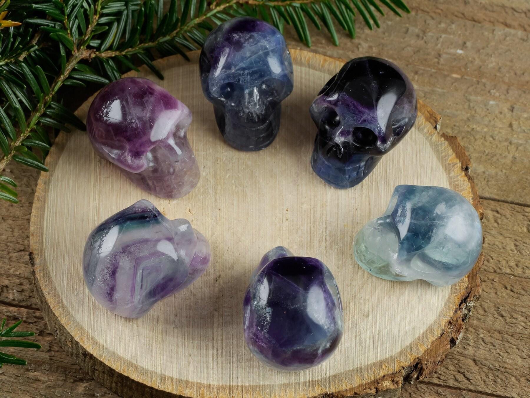 レインボーフローライトクリスタルスカル - 本物の石彫刻、ゴシック