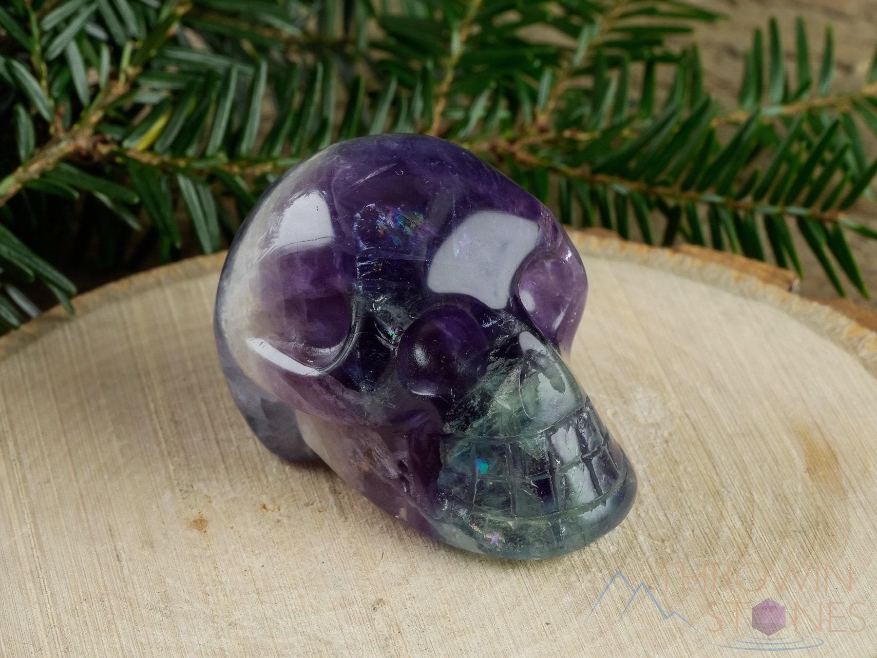 レインボーフローライトクリスタルスカル - 本物の石彫刻、ゴシック