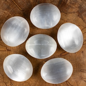 SELENITE Palm Stone  :  White Polished Natural Satin Spar Worry Healing Crystal, Pocket Pebble, E1124
