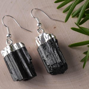 Raw BLACK TOURMALINECrystal Earrings - Silver - Raw Gemstone Earrings, Dangle Earrings, Handmade Jewelry, E0470