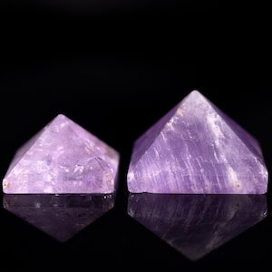 AMETHYST Crystal Pyramid - Sacred Geometry, Metaphysical, Healing Crystals and Stones, E2115