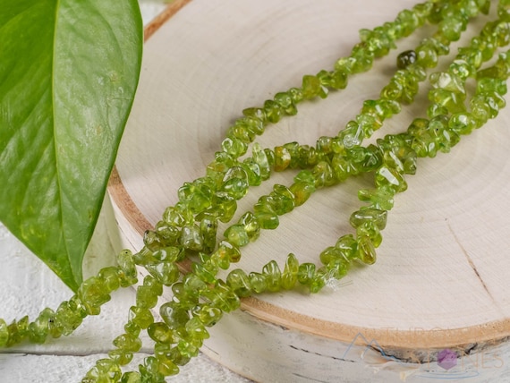 Peridot chip best sale necklace