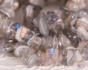 LABRADORITE Crystal Bracelet  :  Natural Rainbow Stone Chip Bead Handmade Stretchy Jewelry, E1694