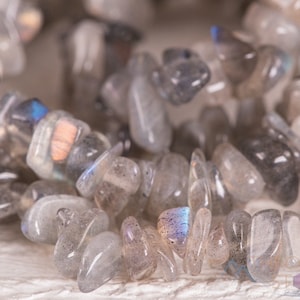 LABRADORITE Crystal Bracelet - Chip Beads - Beaded Bracelet, Handmade Jewelry, Healing Crystal Bracelet, E1694
