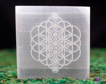 Placa de carga cuadrada de cristal de selenita: Bandeja de la Flor de la Vida de los Chakras grabada con láser blanco, E1903