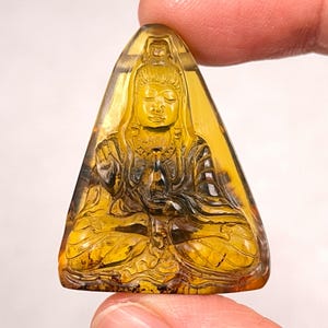 AMBER Crystal Kuan Yin - Crystal Carving, Housewarming Gift, Home Decor, Healing Crystals and Stones, 52694