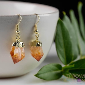 Raw CITRINE Crystal Earrings - Gold - Raw Gemstone Earrings, Dangle Earrings, Birthstone Earrings, Rough Point Jewelry, E1189