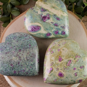 RUBY FUCHSITE Crystal Heart - Natural Stone Carving, Earthy Home Decor, E0935