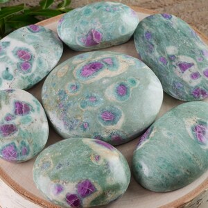 RUBY FUCHSITE Crystal Palm Stone - Worry Stone, Self Care, Healing Crystals and Stones, E1425