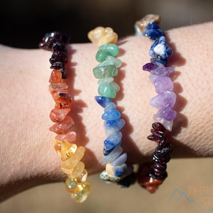 RAINBOW CHAKRA Crystal Bracelet  :  Natural Stone Chip Bead Handmade Elastic Jewelry, E1951