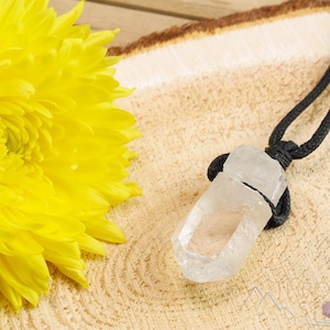 Raw CLEAR QUARTZ Crystal Necklace - Crystal Points, Pendant Necklace, Handmade Jewelry, Healing Crystals and Stones, E0930