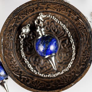LAPIS LAZULI Crystal Pendulum - Divination, Metaphysical, Healing Crystals and Stones, E0249