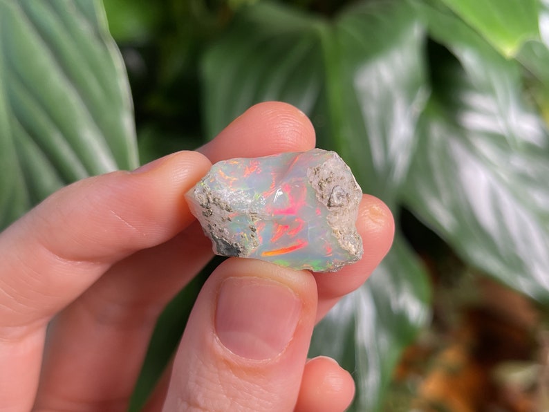 Cutting Grade Welo Opal 43486 Raw Opal Crystal OPAL Raw Crystal October Birthstone 4A
