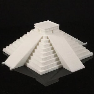 Temple of Kukulcan (El Castillo) Statue