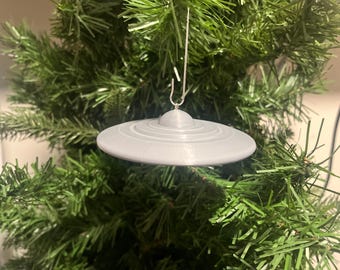 1979 DeSautel UFO Ornament – 3D Printed Flying Saucer US4214720A | Retro Spacecraft Decor | Sci-Fi Tree Ornament | Alien Gift