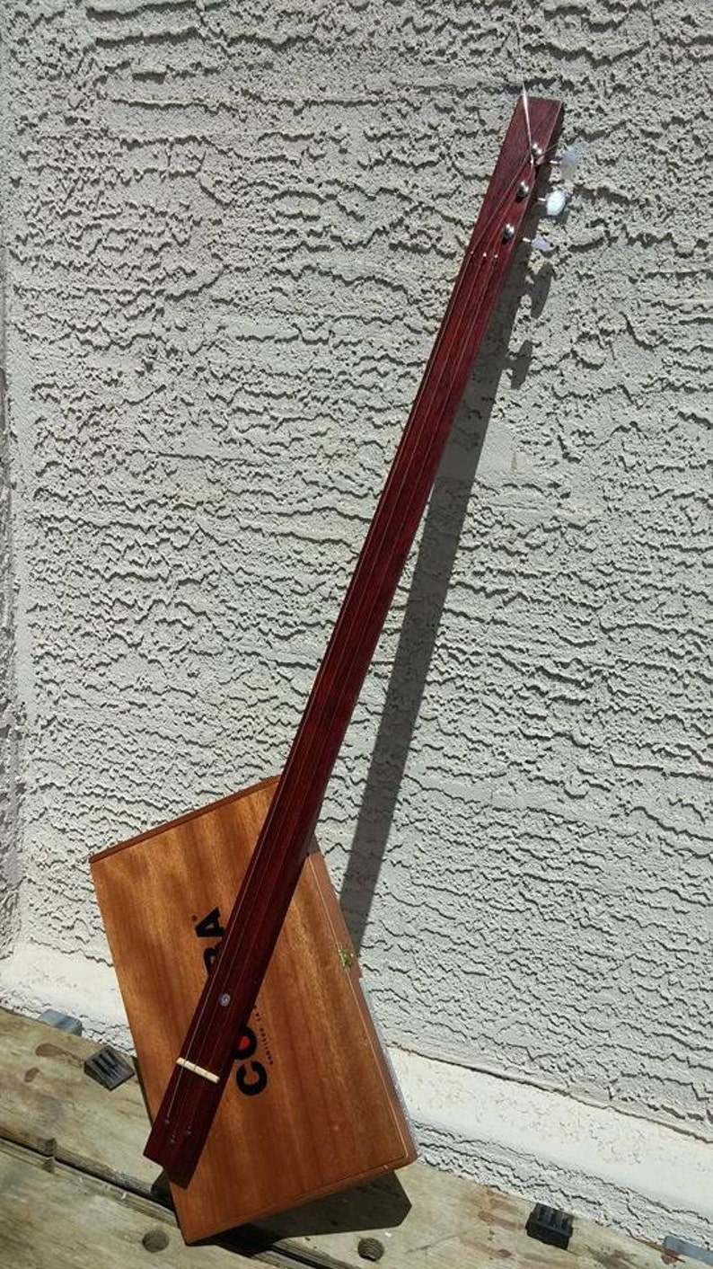 2nd Wave 3string, Slide, Fretless, Cigarbox Guitar With Piezo Pickup