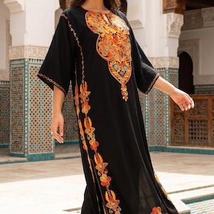 kashmiri long dress Kashmiri Dress for Women | Aari Embroidery & Pheran Styles