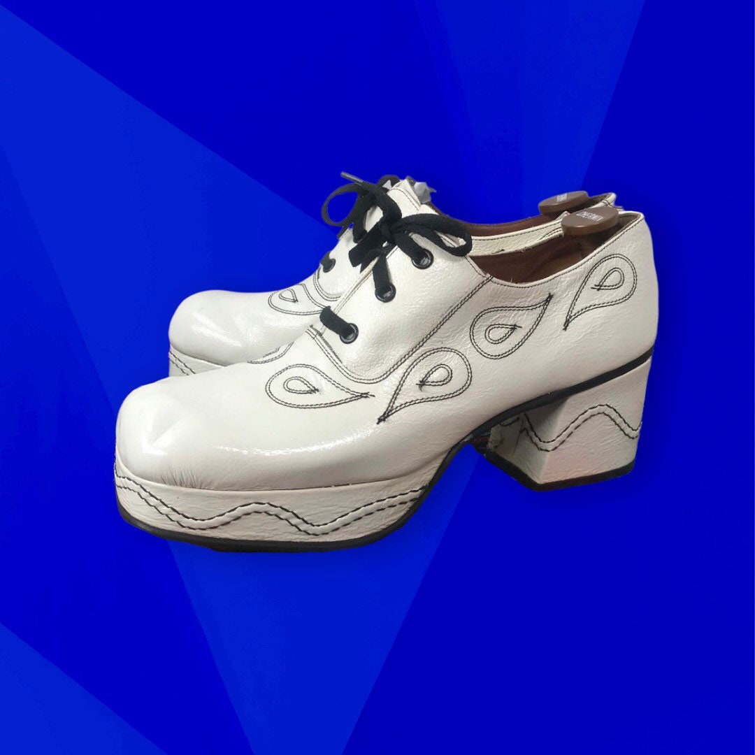 Size 13.5 | Men's Vintage 70s White Patent Leather Lace Up Size 13.5 | Men's Vintage 70s White Patent Leather Lace Up