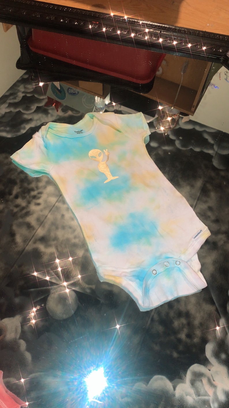 5D alien baby onesie