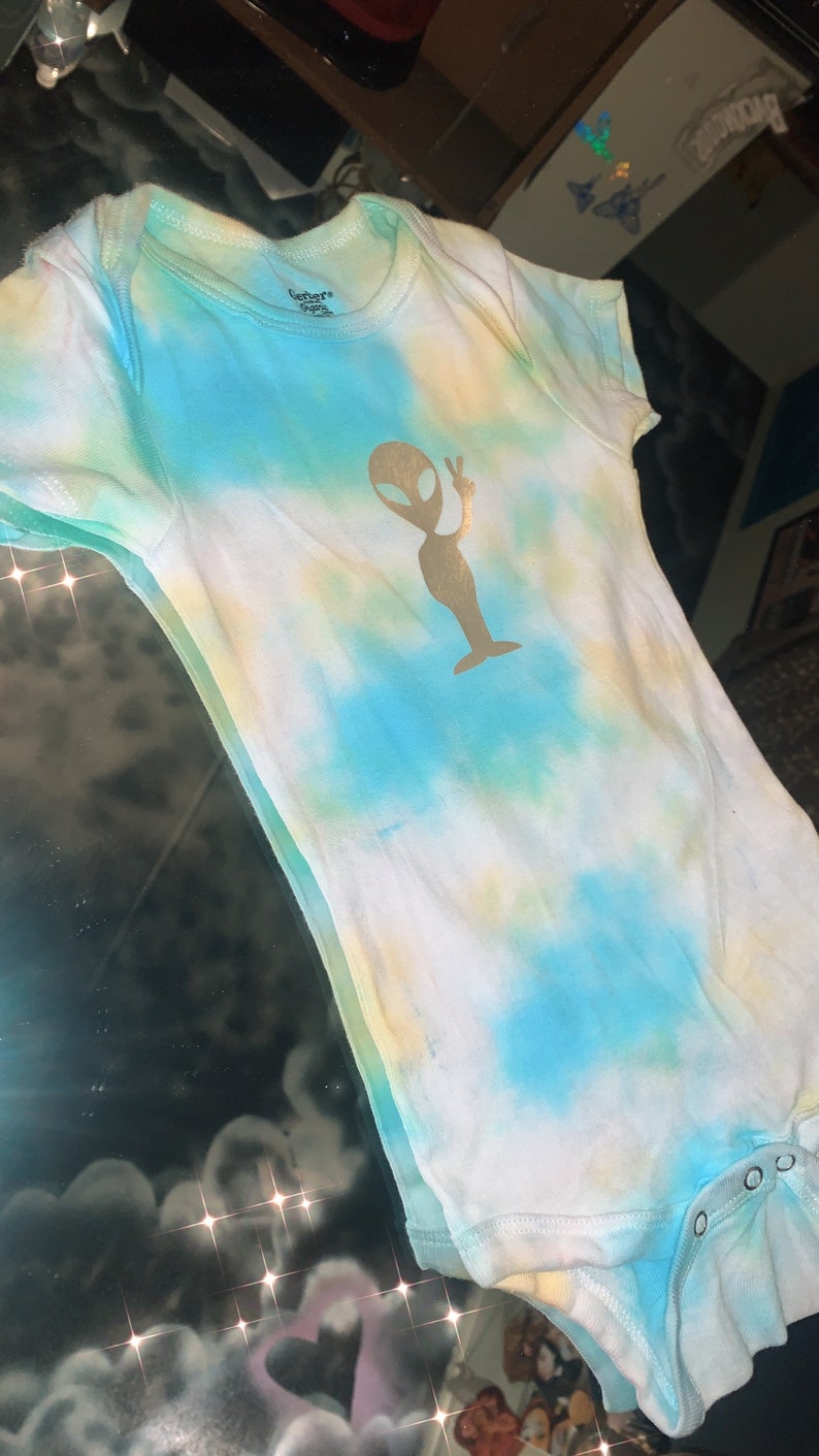 5D alien baby onesie