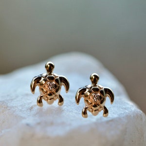 Turtle Stud Earrings Solid 14k Gold with Diamonds, Everyday Earrings, Minimalist Jewelry, Nature Lover Gift, Sea Turtle Post Earrings Gift