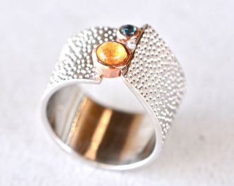 Anello in argento sterling con fascia larga in citrino e topazio blu, anello con fascia testurizzata, regalo per la fidanzata, regalo unico per la moglie, anello impilabile da donna