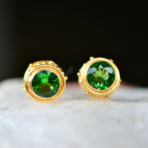 Tsavorite Garnet Stud Earrings 18kt Gold, January Birthstone Studs, Minimalist Earrings, Round Forest Green Gemstone Studs, Birthday Gifts