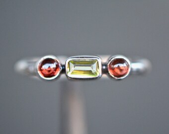 Dainty Garnet /& Peridot Stacking Ring Sterling Silver Everyday Ring Red Green Minimalist Gemstone Ring January August Birthstone Ring