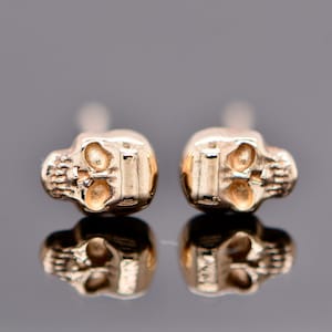 Tiny Skull Studs 14k Gold, Mememto Mori Post Earrings 14k Gold, Dainty Gold Stud Earrings, Gift for Daughter, Unisex Earrings, Gifts for Her