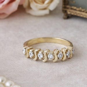 Vintage 14k Yellow Gold Diamond Band : Mid-Century S-Link Design Wedding Ring