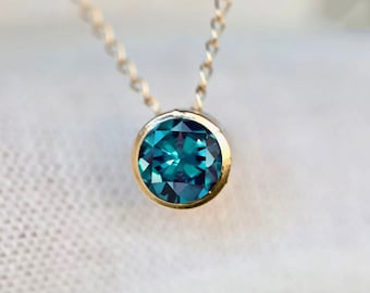 Alexandrite Solitaire Slide Necklace 14k Gold, June Birthstone Pendant, Minimalist Color Changing Everyday Gemstone Necklace, Gift for Women