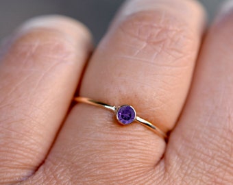 February Birthstone Solid Gold Ring, Amethyst 14k Gold Solitaire Ring, Dainty Stacking Ring, Gift Girlfriend, Stacking Ring, Purple Gemstone