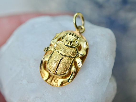Scarab Necklace 18k Gold, Vintage Egyptian Beetle… - image 1