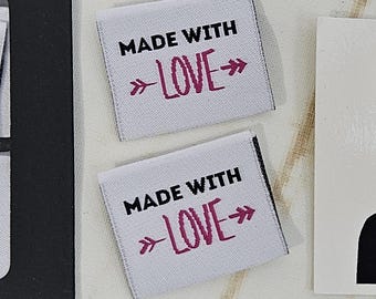 Etichette tessute, Etichette per abbigliamento, Etichette per indumenti, Etichette per progetti di cucito, Tessuto Rubyjam, Confezione da 10, realizzate con amore, motivo "Freccia Rosa".