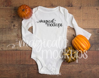 Matusion Infantil Mockup en Blanco - Baby Bodysuit Fall Flat Lay - Calabaza Camiseta Mockup - Layflat Background Design